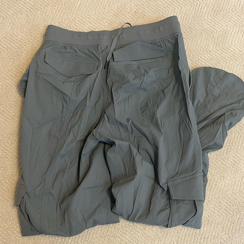 Lululemon Dance Studio Relaxed-Fit Mid-Rise Cargo Pant Green - Picture 5 of 7